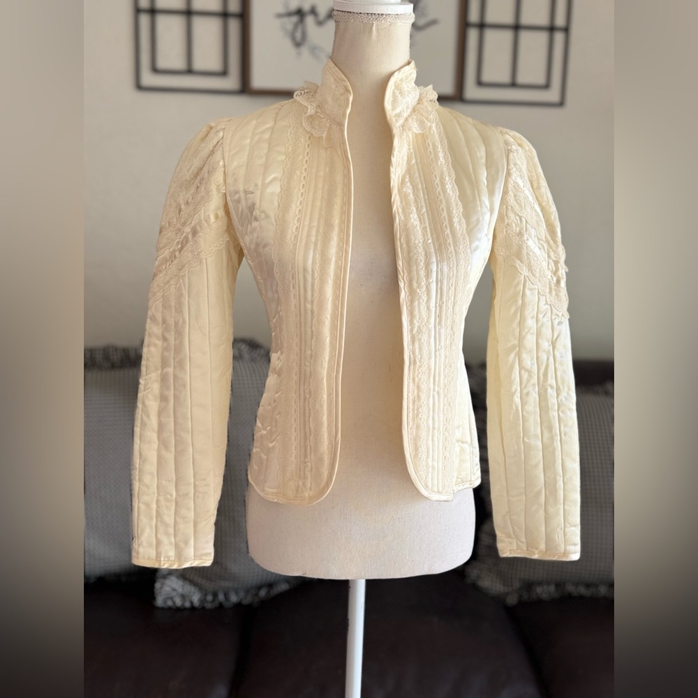 VTG Jessica's Gunne Sax Quilted Long Sleeve Satin
Lace Trim Open Prairie Jacket - Picture 2 of 16